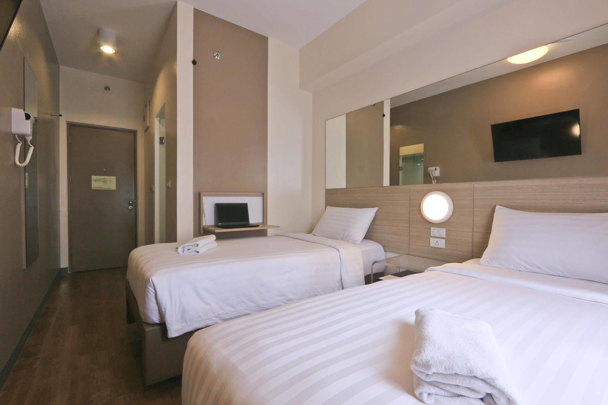 Red Planet Makati Amorsolo Makati City Ngoại thất bức ảnh